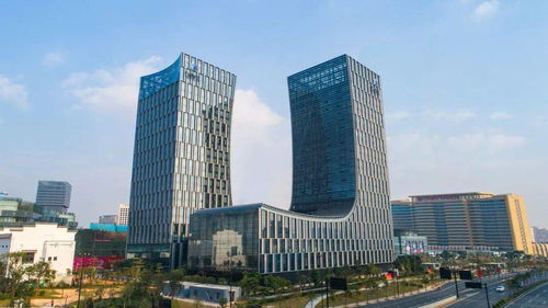 集團(tuán)公司與廣西農(nóng)信社 中企云鏈簽署三方合作協(xié)議